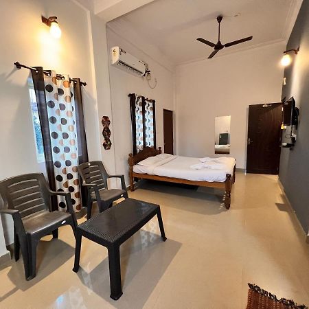 Candolim Glitter Sand Exterior foto